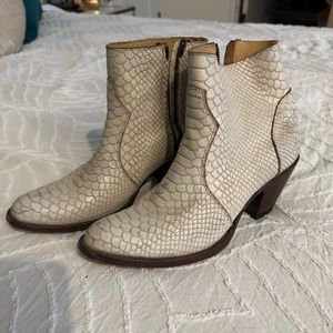 Idyllwind White Western Boots Size 8